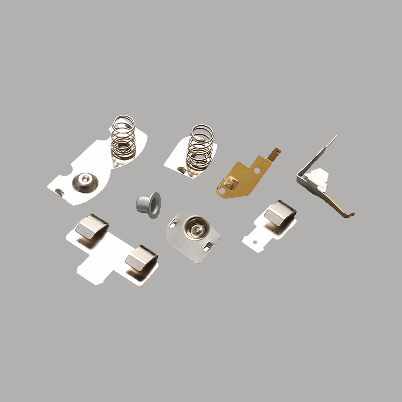 How do electrical silver contacts ensure low-resistance, high-efficiency, and stable electrical conductivity between batteries and devices?